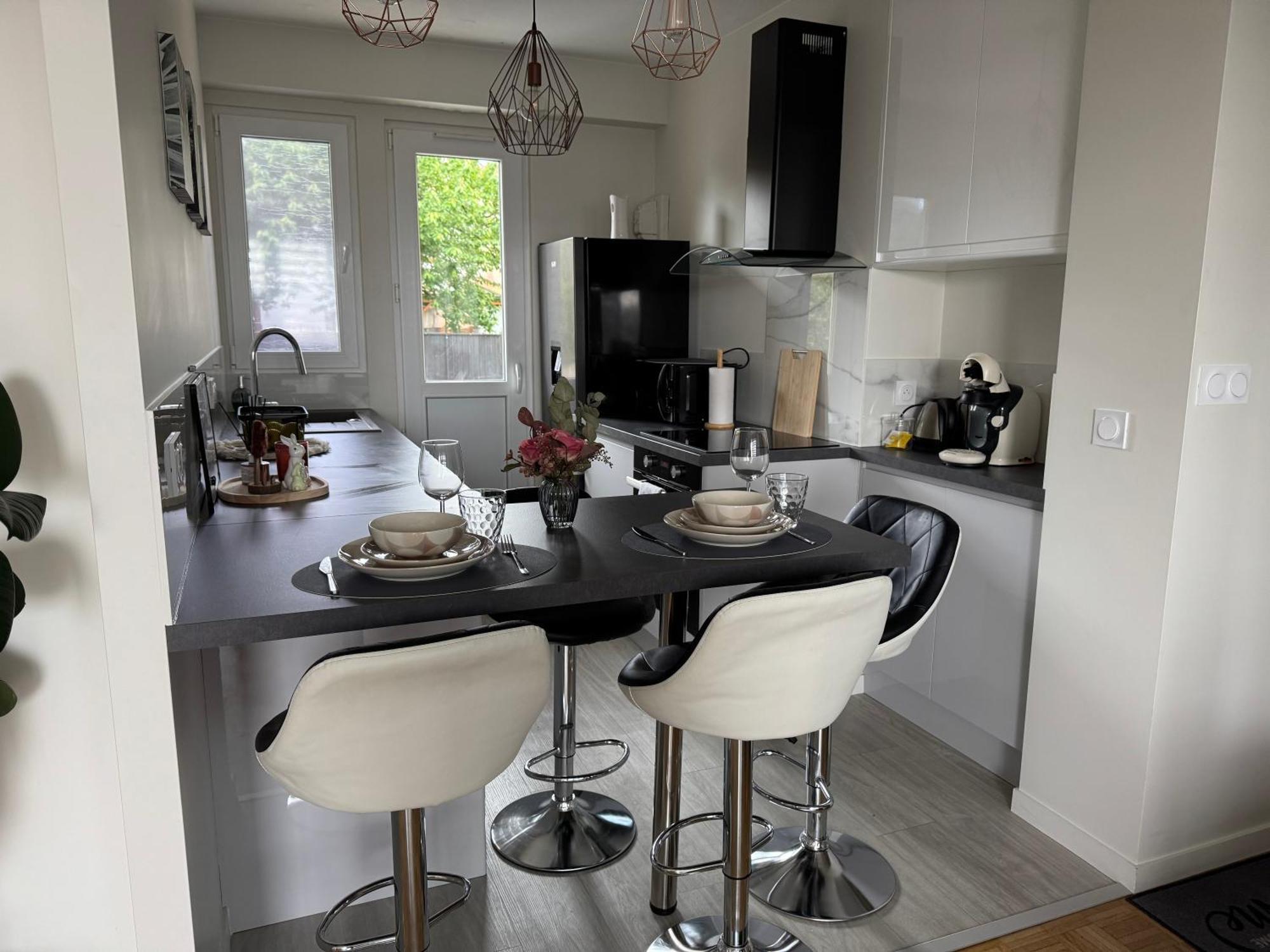 Appartement Chaleureux Et Spacieux T3 Лимож Екстериор снимка